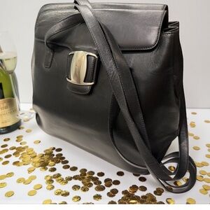 Salvatore Ferragamo VARA black shoulder bag ELEGANT!